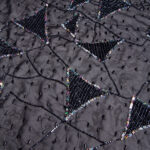 Μαύρο Τούλι με Γεωμετρικά Σχέδια και Παγιέτες