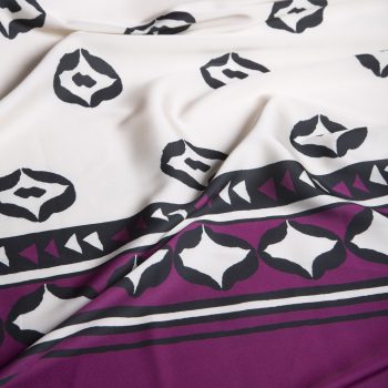 Γεωμετρικό Μοτίβο με Μωβ Μπορντούρα Silk Touch