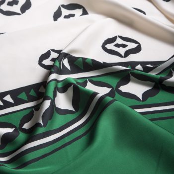 Γεωμετρικό Μοτίβο με Πράσινη Μπορντούρα Silk Touch